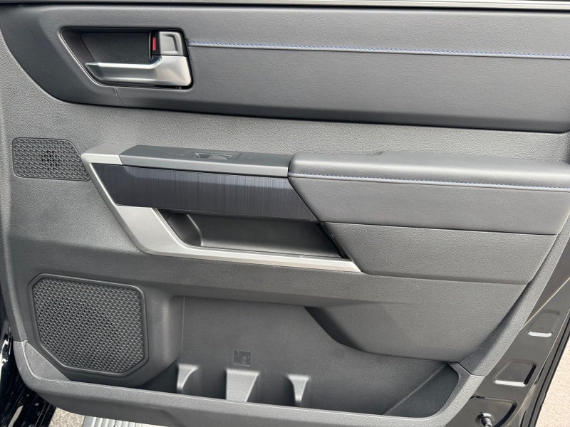 2025 Toyota Tundra Platinum - Photo 32