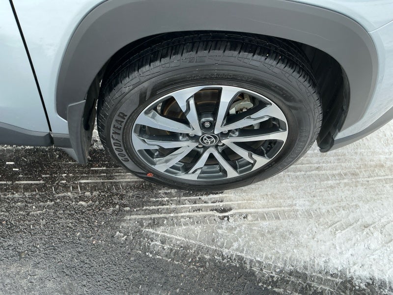 2025 Toyota Corolla Cross XLE