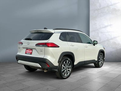 2025 Toyota Corolla Cross XLE