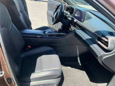 2025 Toyota Toyota Crown Signia XLE