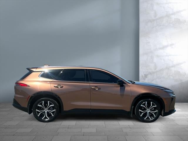 2025 Toyota Toyota Crown Signia XLE