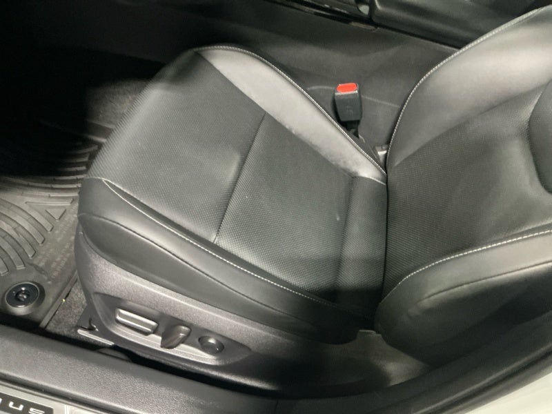 2024 Toyota PRIUS Limited