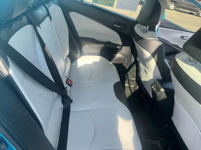 2021 Toyota PRIUS XLE