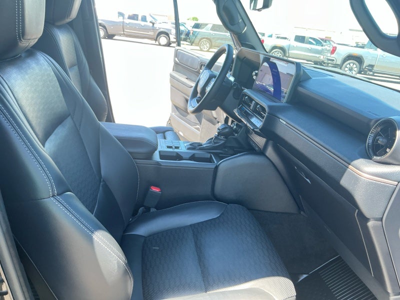 2025 Toyota Land Cruiser 4WD (Natl)