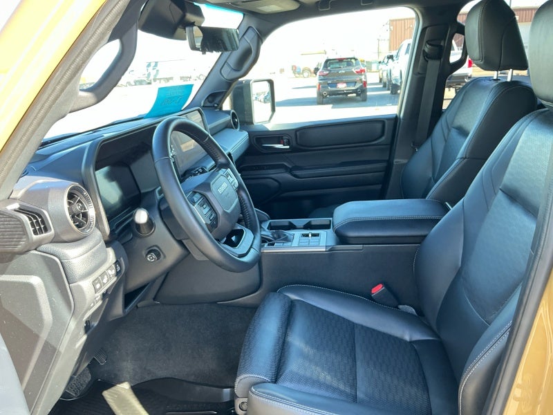 2025 Toyota LAND CRUISER 4WD (Natl)