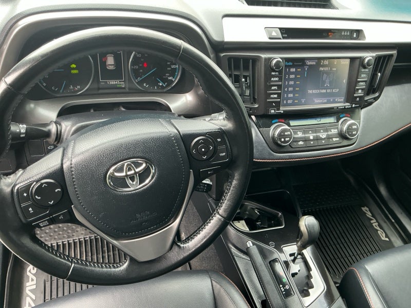 2017 Toyota RAV4 HYBRID SE