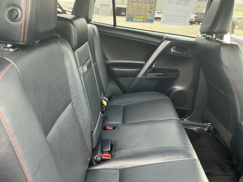 2017 Toyota RAV4 HYBRID SE