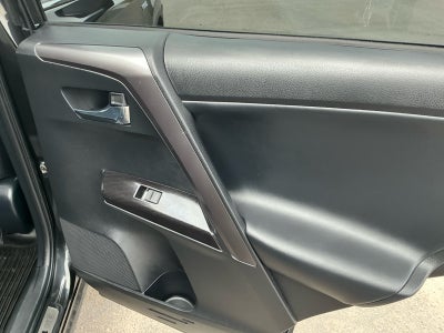 2017 Toyota RAV4 HYBRID SE