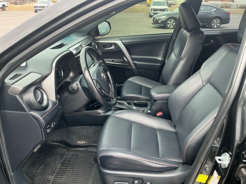 2017 Toyota RAV4 HYBRID SE