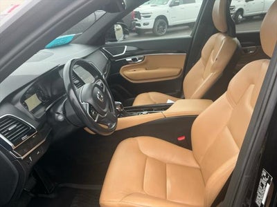 2018 Volvo XC90 Momentum