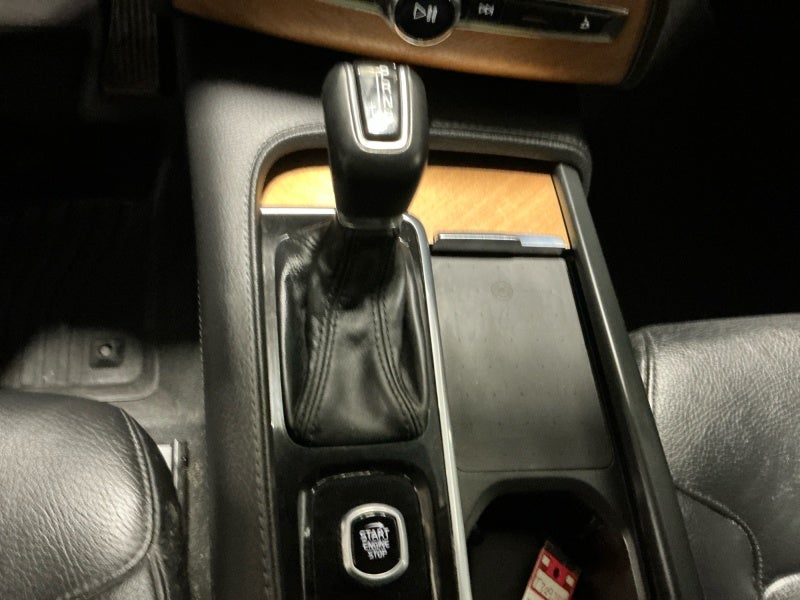 2021 Volvo XC90 Momentum