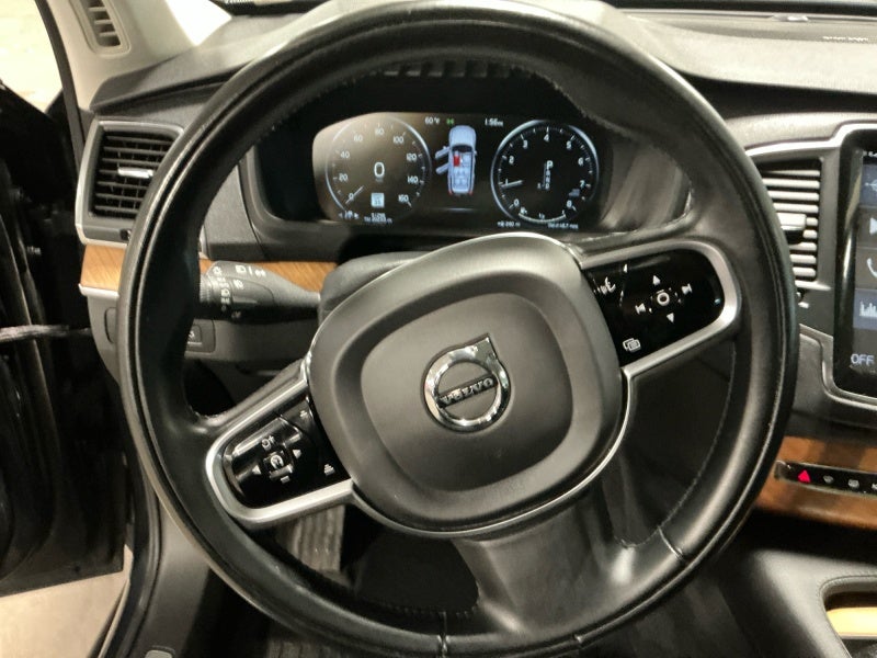 2021 Volvo XC90 Momentum