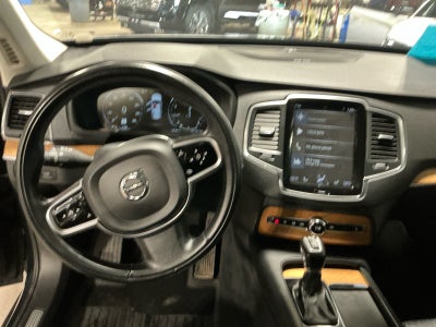 2021 Volvo XC90 Momentum