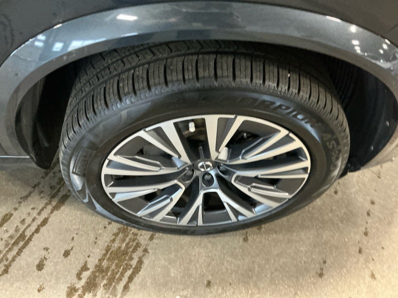 2021 Volvo XC90 Momentum