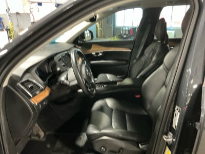 2021 Volvo XC90 Momentum