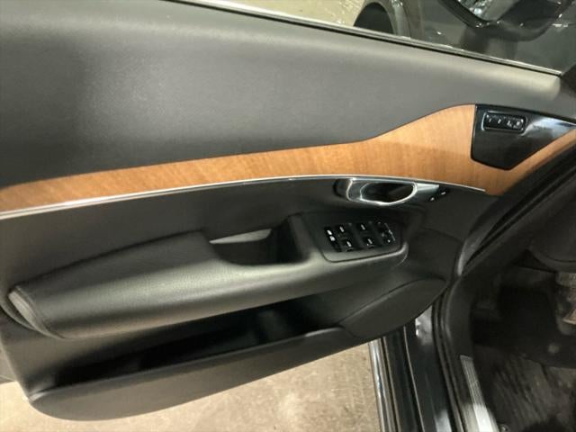 2021 Volvo XC90 Momentum