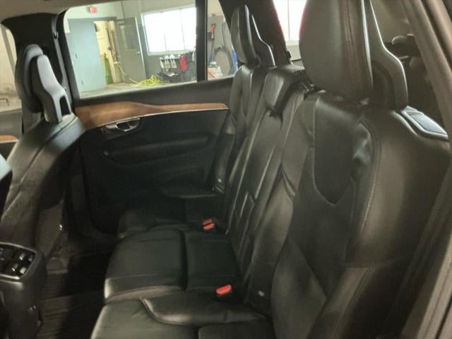 2021 Volvo XC90 Momentum