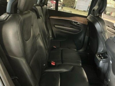 2021 Volvo XC90 Momentum